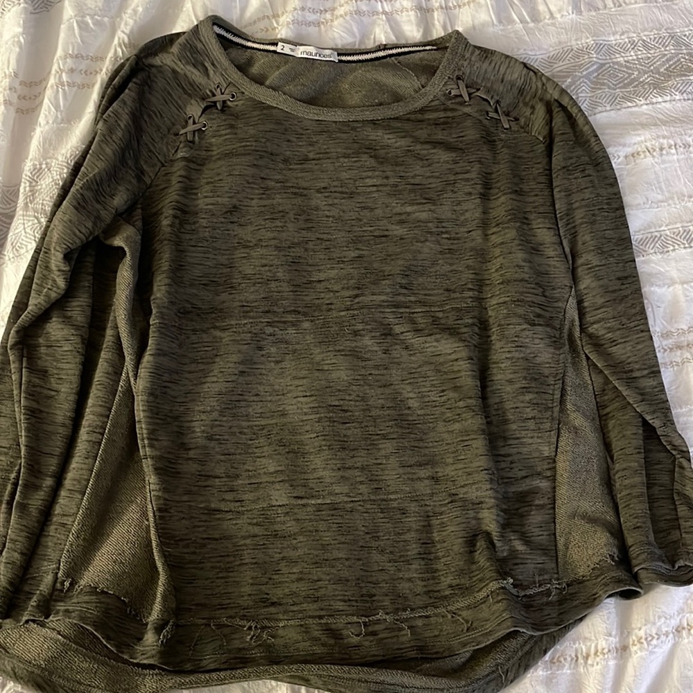 Sweatshirt